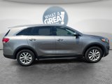 Certified 2017 Kia Sorento LX w/ LX Convenience Package image 2