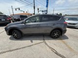 Used 2018 Toyota RAV4 SE image 3