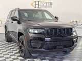 Used 2025 Jeep Grand Cherokee Altitude image 2