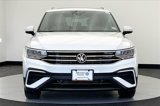 Certified 2022 Volkswagen Tiguan SE w/ Panoramic Sunroof Package image 3