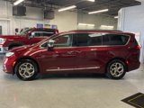 Used 2023 Chrysler Pacifica Limited image 4