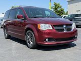 Used 2017 Dodge Grand Caravan SXT image 2