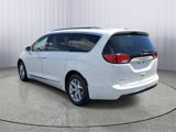 Used 2017 Chrysler Pacifica Touring-L Plus w/ Advanced Safetytec Group image 3