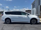 Used 2021 Chrysler Pacifica Touring-L image 4