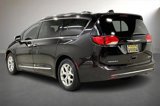 Used 2019 Chrysler Pacifica Limited image 4