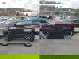 Used 2022 Chevrolet Traverse LT image 2