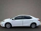 Used 2017 Toyota Corolla LE image 2