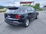 Used 2023 Kia Sorento LX image 3