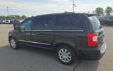 Used 2016 Chrysler Town & Country Touring w/ Driver Convenience Group image 2