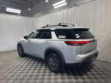 Used 2022 Nissan Pathfinder SV image 4