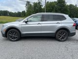 Used 2022 Volkswagen Tiguan SE w/ Panoramic Sunroof Package image 4