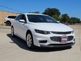 Used 2018 Chevrolet Malibu Premier w/ Driver Confidence Package image 3