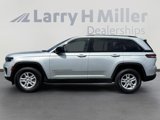Used 2023 Jeep Grand Cherokee Laredo image 3