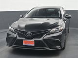 Used 2021 Toyota Camry SE image 3