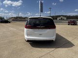 Used 2023 Chrysler Pacifica Touring-L image 6