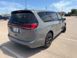 Used 2022 Chrysler Pacifica Limited w/ S Appearance Package image 3