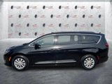 Used 2017 Chrysler Pacifica Touring-L image 3