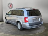 Used 2016 Chrysler Town & Country Touring image 5