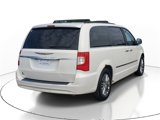 Used 2013 Chrysler Town & Country Touring-L w/ Driver Convenience Group image 4