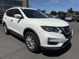 Used 2020 Nissan Rogue SV image 2