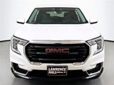 Used 2024 GMC Terrain SLE image 2