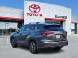 Used 2020 Toyota Highlander XLE image 4