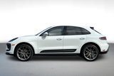 Certified 2022 Porsche Macan image 2