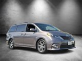 Used 2017 Toyota Sienna SE Premium image 2
