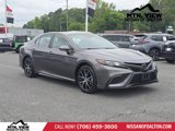Used 2022 Toyota Camry SE image 2