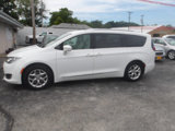 Used 2018 Chrysler Pacifica Touring-L w/ Tire & Wheel Group image 4