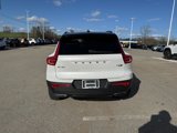 Used 2019 Volvo XC40 T5 R-Design image 4