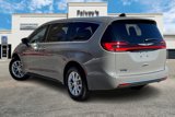 New 2025 Chrysler Pacifica Select image 3
