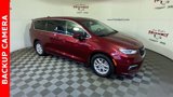 Used 2023 Chrysler Pacifica Touring-L image 2