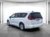 Used 2022 Chrysler Voyager LX image 5