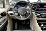 Used 2022 Chrysler Pacifica Limited image 5