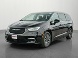 Used 2024 Chrysler Pacifica Select image 3
