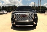 Used 2021 GMC Yukon Denali w/ Denali Premium Package image 3