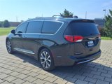 Used 2017 Chrysler Pacifica Limited w/ Tire & Wheel Group image 4