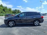 Used 2018 Nissan Pathfinder SV image 3