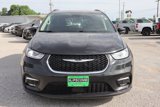Used 2022 Chrysler Pacifica Touring-L image 3
