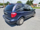 Used 2006 Chrysler Town & Country w/ Popular Equipment Group I image 5