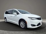 Used 2019 Chrysler Pacifica Touring-L image 3