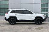 Used 2019 Jeep Cherokee Trailhawk image 3