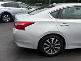 Used 2017 Nissan Altima 2.5 SL w/ Moonroof Package image 3