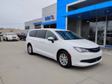 Used 2022 Chrysler Voyager LX image 3