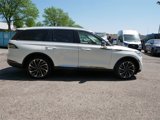 Used 2020 Lincoln Aviator Reserve w/ Equipment Group 202A image 4