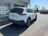 Used 2022 Nissan Rogue SV image 2