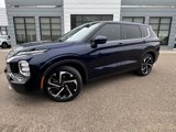 Used 2022 Mitsubishi Outlander SE image 2
