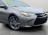 Used 2017 Toyota Camry SE image 2