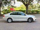 Used 2011 Volkswagen Jetta S image 4